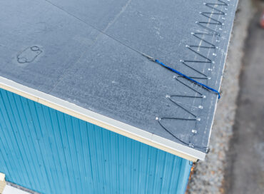 How Much Energy Do Commercial Roof Heat Cable Systems Use in Winter?