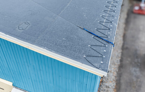 How Much Energy Do Commercial Roof Heat Cable Systems Use in Winter?